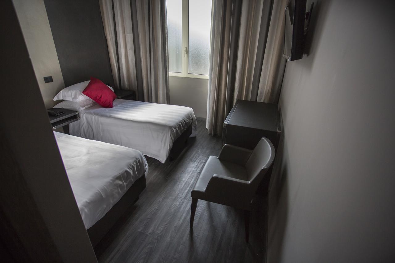 Hotel V99 Roma