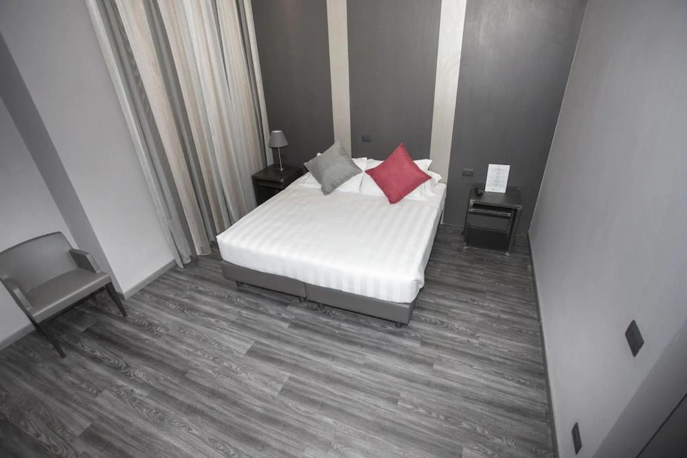 Hotel V99